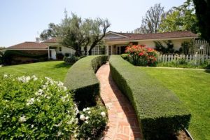 931 Linda Flora Dr