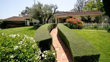 931 Linda Flora Dr